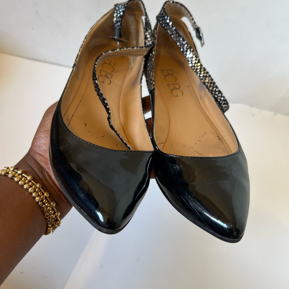 BCBG Paris Black Snakeskin Flats - Picture 3 of 7